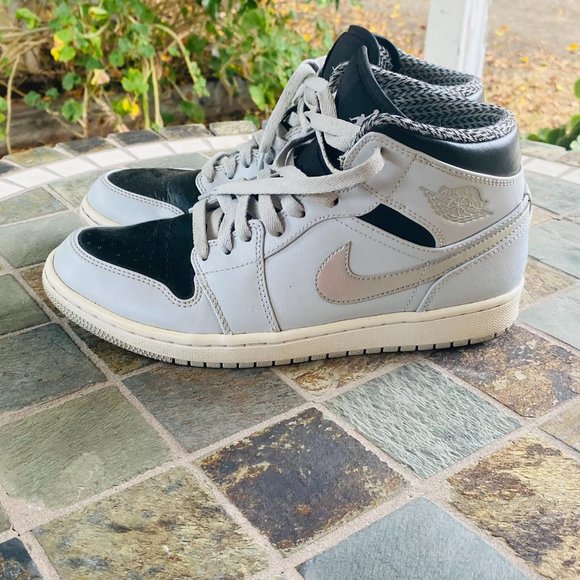 Nike Shoes - Nike Air Jordan 1 Men's 8 Women's 10